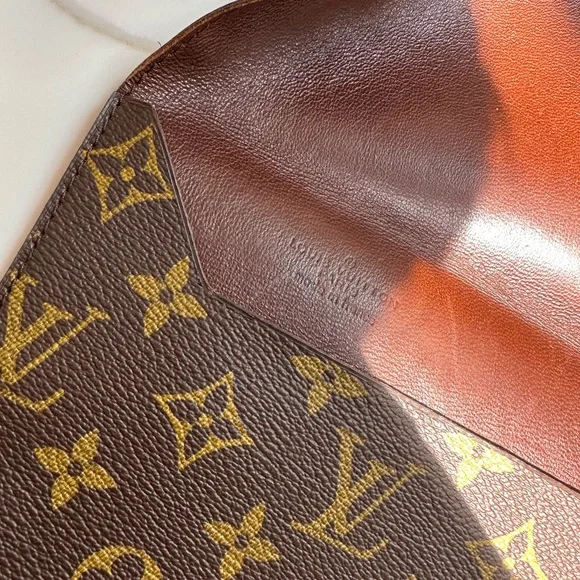 *SOLD* Louis Vuitton Vintage Envelope Document or IPad Holder - Picture 15 of 16